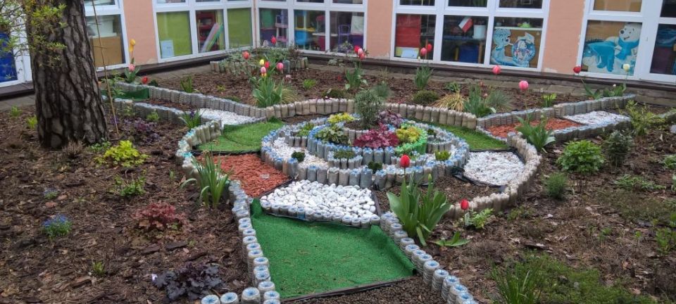 patio ścieżka Bosych Stópek