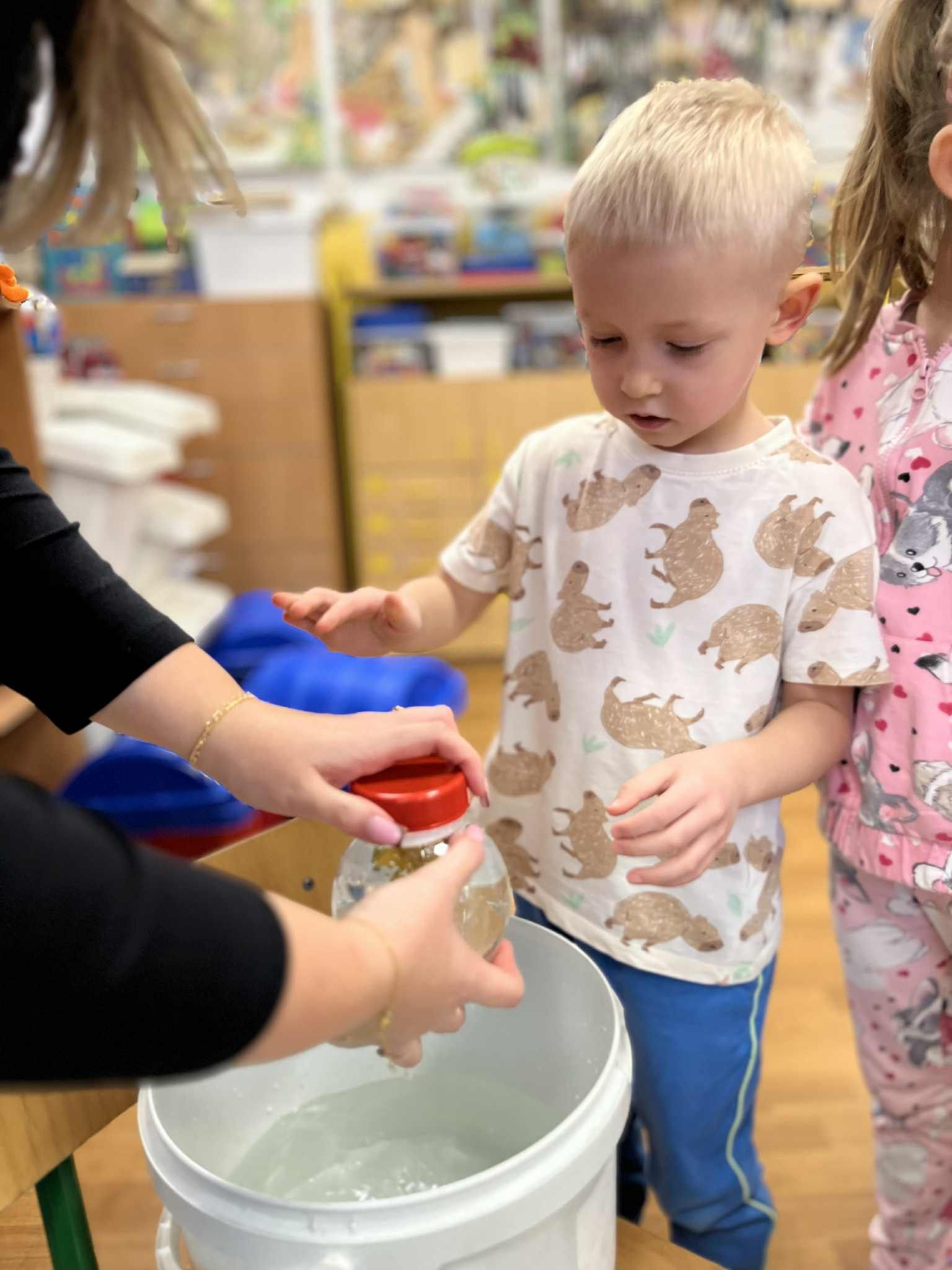 93778541-d99c-471f-89e0-e7868c891309