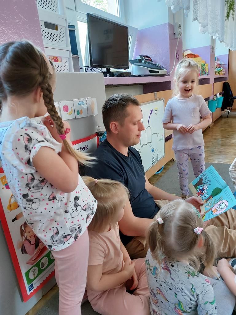 tata Emilki czyta  (10)