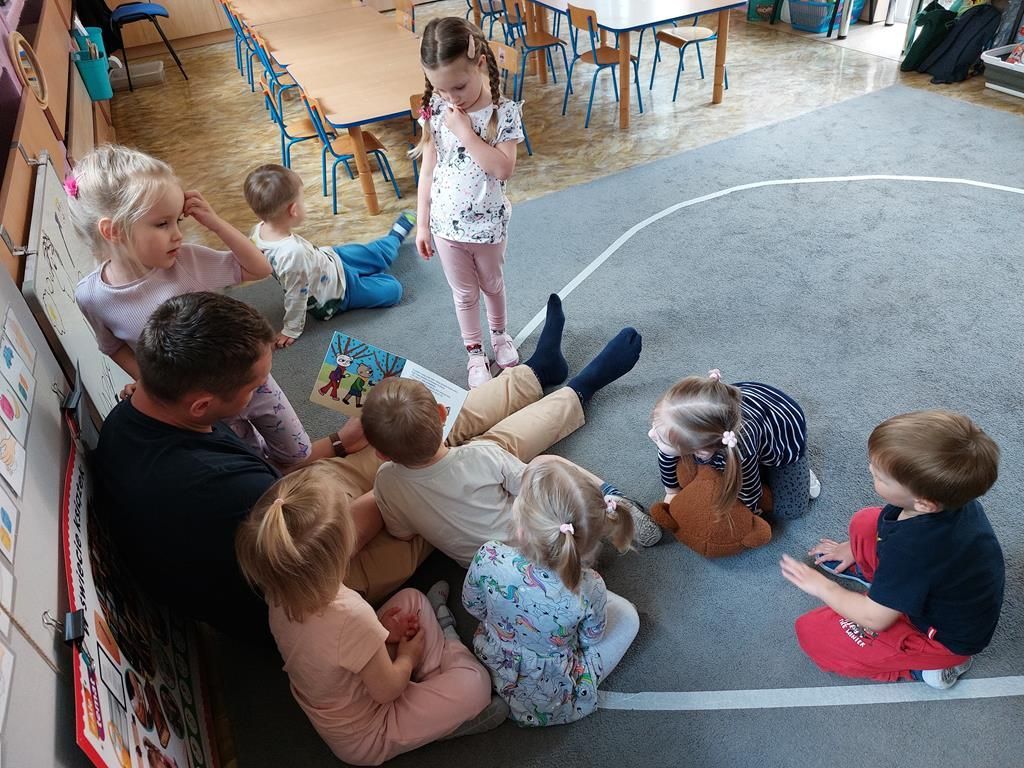 tata Emilki czyta  (13)