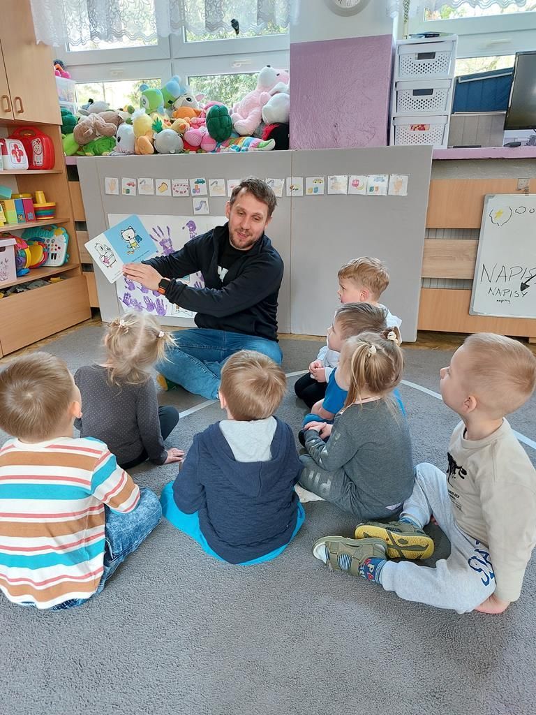 Tata Piotrka czyta (1)