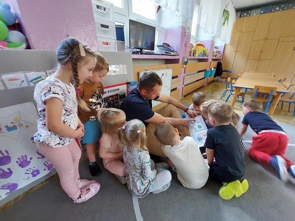 tata Emilki czyta  (8)