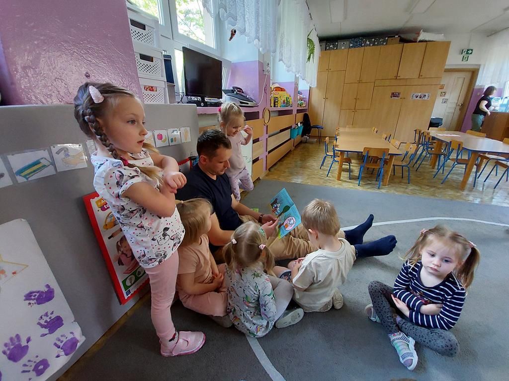 tata Emilki czyta  (11)