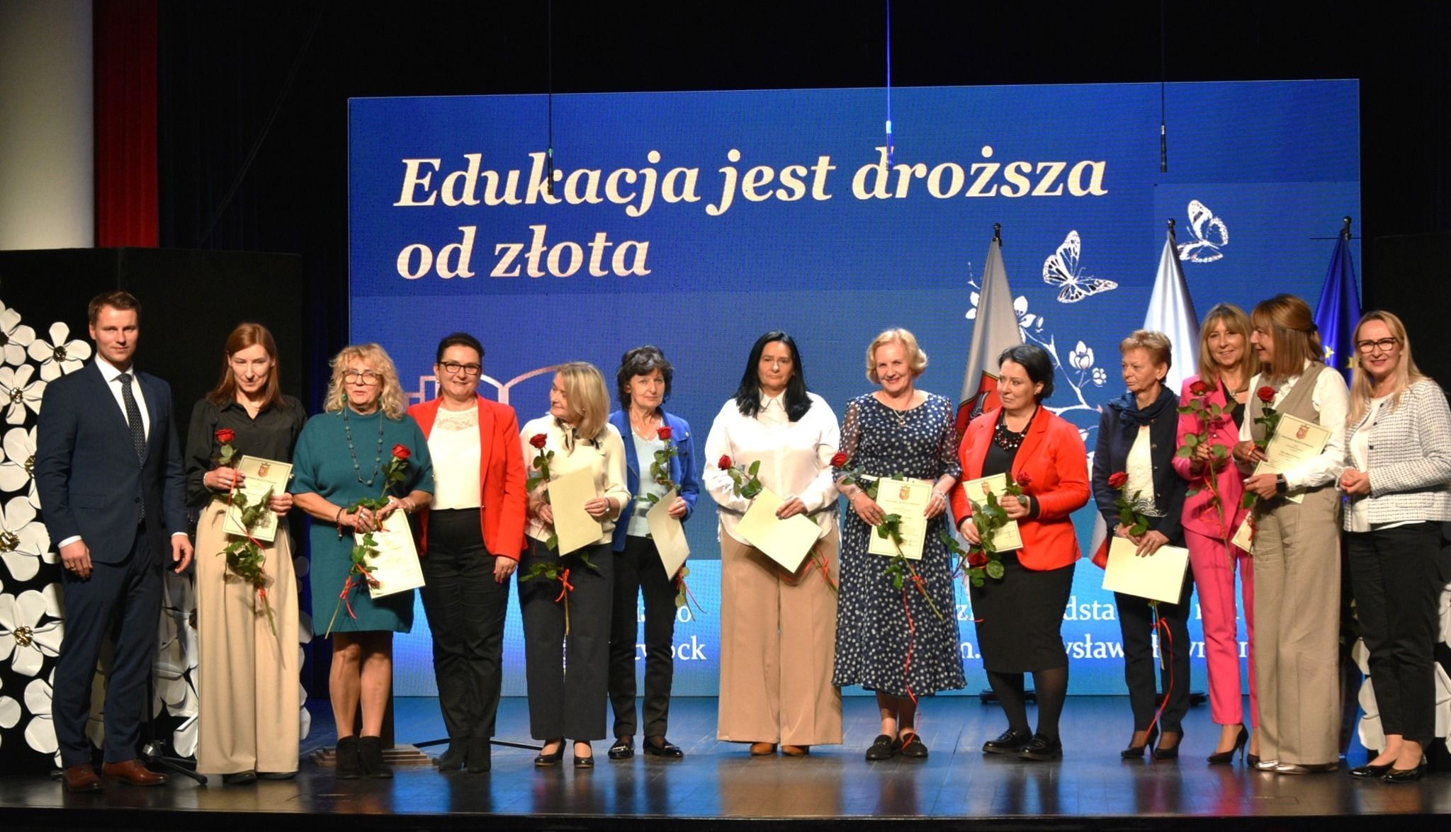 563453736_1207320421426903_1987524977705448828_n